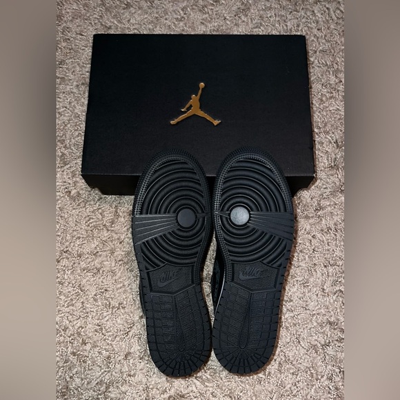 NIB!! Air Jordan 1 Low SE Sneaker - Off Noir/White/Black/Black - Picture 9 of 16